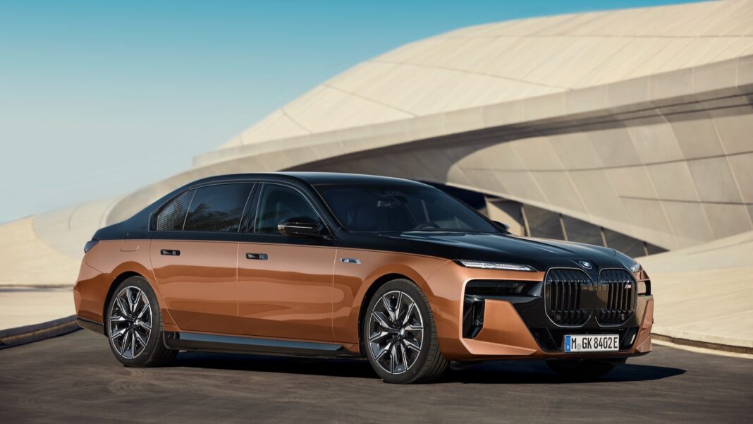 2025 BMW i7 electric flagship sedan carries over unchanged